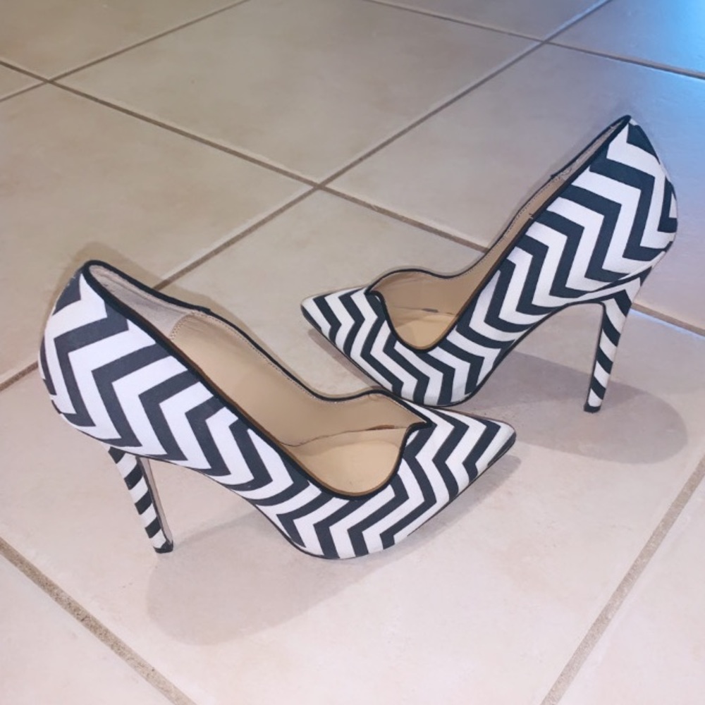 Black and white zigzag stilettos.